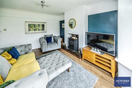 3 bedroom House for sale in Newlands View Halifax, HX3 7HT