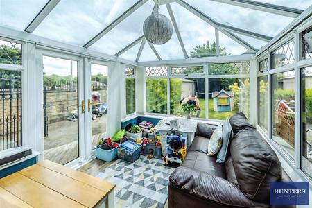 3 bedroom House for sale in Newlands View Halifax, HX3 7HT