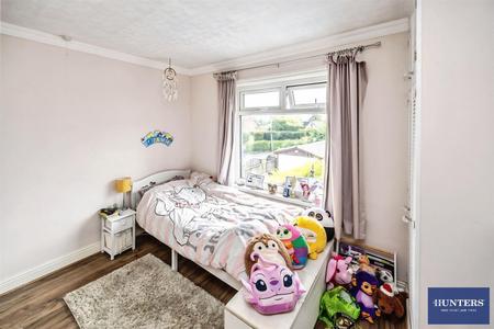 3 bedroom House for sale in Newlands View Halifax, HX3 7HT