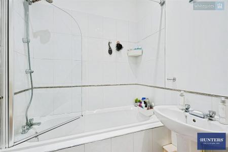 2 bedroom Apartment for sale in McCrea Apartments, Emily Way, Halifax, HX1 2NS