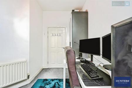 2 bedroom Apartment for sale in McCrea Apartments, Emily Way, Halifax, HX1 2NS