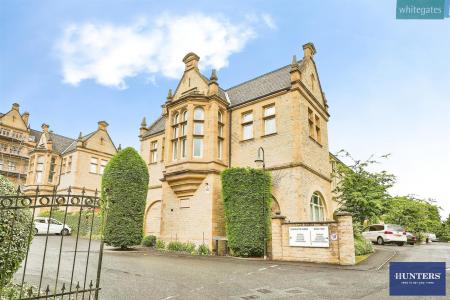 2 bedroom Apartment for sale in McCrea Apartments, Emily Way, Halifax, HX1 2NS