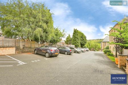 2 bedroom Apartment for sale in McCrea Apartments, Emily Way, Halifax, HX1 2NS