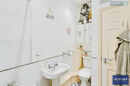 2 bedroom Apartment for sale in McCrea Apartments, Emily Way, Halifax, HX1 2NS