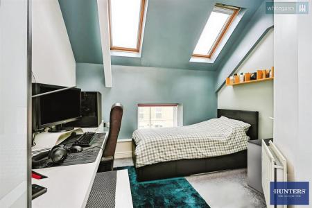 2 bedroom Apartment for sale in McCrea Apartments, Emily Way, Halifax, HX1 2NS