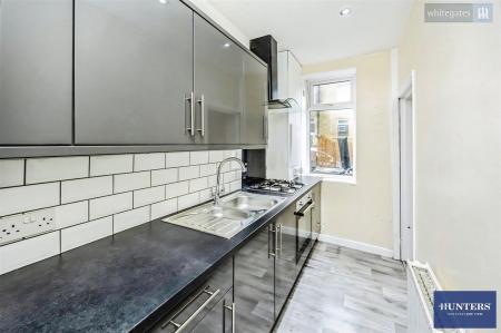 2 bedroom End of terrace house for sale in Wheatley Lane, Lee Mount, Halifax