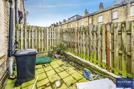 2 bedroom End of terrace house for sale in Wheatley Lane, Lee Mount, Halifax