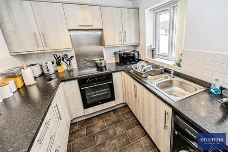 2 bedroom House for sale in Worsted Close Halifax, HX1 4RS