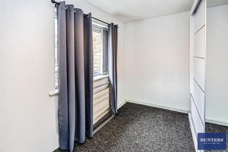 2 bedroom House for sale in Worsted Close Halifax, HX1 4RS