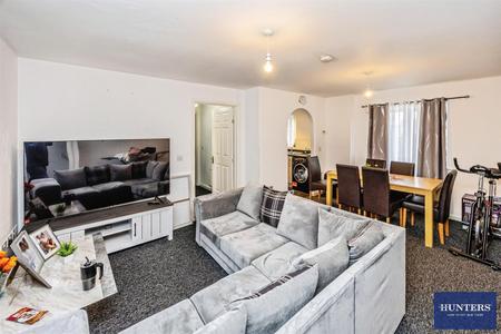 2 bedroom House for sale in Worsted Close Halifax, HX1 4RS
