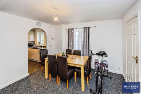 2 bedroom House for sale in Worsted Close Halifax, HX1 4RS