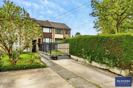 3 bedroom Terraced House for sale in Brickfield Lane Halifax, HX2 9AU