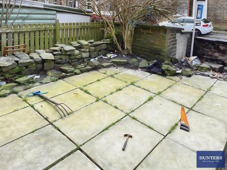 3 bedroom Terraced House for sale in Chestnut Street, Halifax, HX1 3QS