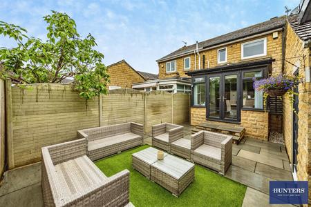 2 bedroom House for sale in Oliver Meadows Elland, HX5 9HA