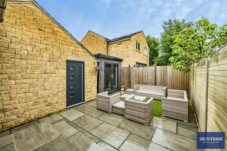 2 bedroom House for sale in Oliver Meadows Elland, HX5 9HA