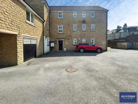 2 bedroom Apartment to let in Queensway, Halifax HX1