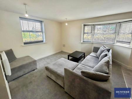2 bedroom Apartment to let in Queensway, Halifax HX1