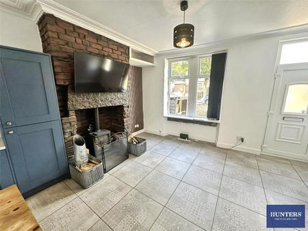 3 bedroom Terraced House to let in Lee Mount Road, Halifax, HX3