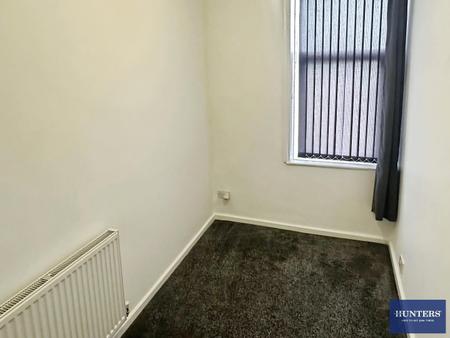 3 bedroom Terraced House to let in Lee Mount Road, Halifax, HX3