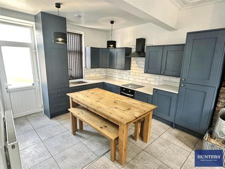 3 bedroom Terraced House to let in Lee Mount Road, Halifax, HX3