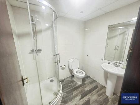 2 bedroom Flat to let in Queens Court, Bull Close Lane, Halifax, HX1