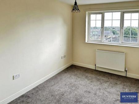3 bedroom Terraced House to let in Carrholme Court, Halifax, HX1