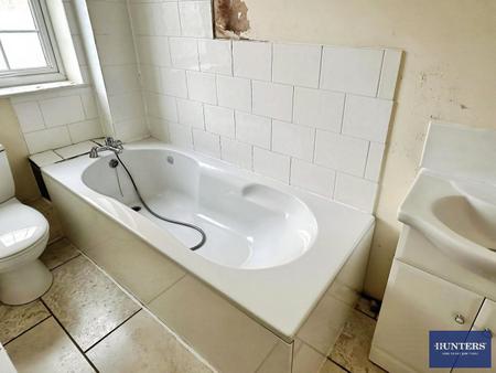 3 bedroom Terraced House to let in Carrholme Court, Halifax, HX1