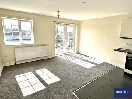 3 bedroom Terraced House to let in Carrholme Court, Halifax, HX1