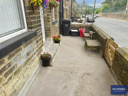 3 bedroom Terraced House to let in Rose Place, Luddendenfoot, Halifax, HX2