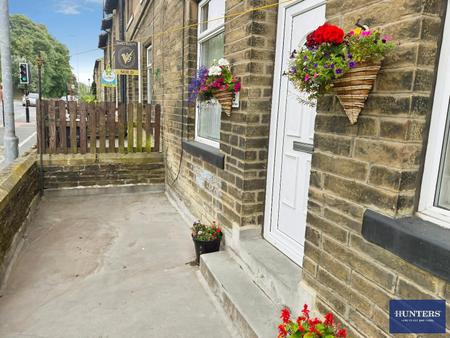 3 bedroom Terraced House to let in Rose Place, Luddendenfoot, Halifax, HX2