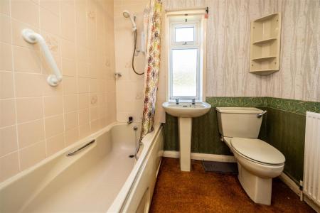 3 bedroom House for sale in Beechwood Drive, Halifax, HX2 9AS
