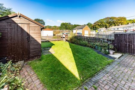 3 bedroom House for sale in Beechwood Drive, Halifax, HX2 9AS