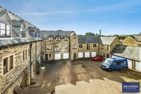 2 bedroom Flat for sale in Olivia Court, Chester Road Boothtown, Halifax, HX3 6LN