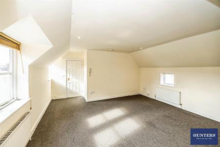 2 bedroom Flat for sale in Olivia Court, Chester Road Boothtown, Halifax, HX3 6LN