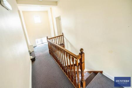 2 bedroom Flat for sale in Olivia Court, Chester Road Boothtown, Halifax, HX3 6LN