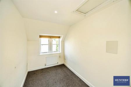 2 bedroom Flat for sale in Olivia Court, Chester Road Boothtown, Halifax, HX3 6LN