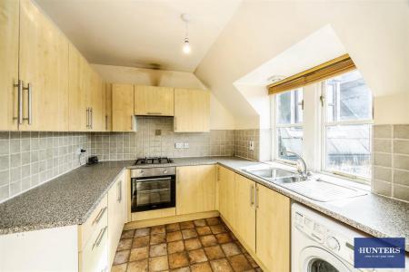 2 bedroom Flat for sale in Olivia Court, Chester Road Boothtown, Halifax, HX3 6LN