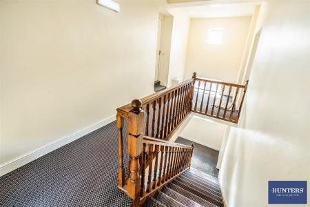 2 bedroom Flat for sale in Olivia Court, Chester Road Boothtown, Halifax, HX3 6LN