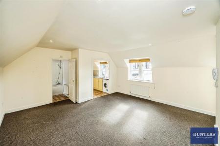2 bedroom Flat for sale in Olivia Court, Chester Road Boothtown, Halifax, HX3 6LN