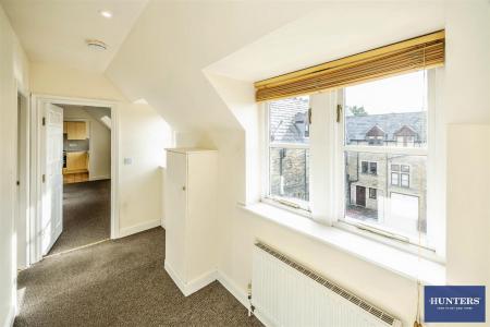 2 bedroom Flat for sale in Olivia Court, Chester Road Boothtown, Halifax, HX3 6LN