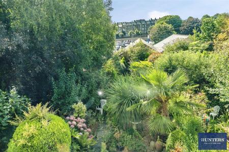 2 bedroom Terraced House for sale in King Cross Road, Halifax, HX1 3LN