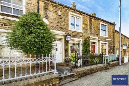 2 bedroom Terraced House for sale in King Cross Road, Halifax, HX1 3LN