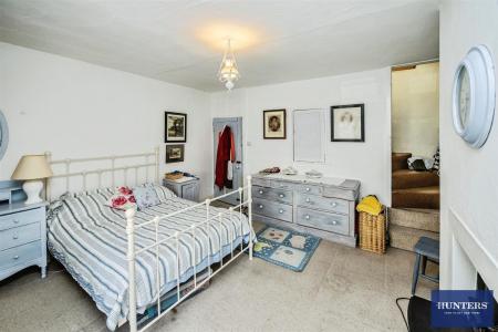 2 bedroom Terraced House for sale in King Cross Road, Halifax, HX1 3LN