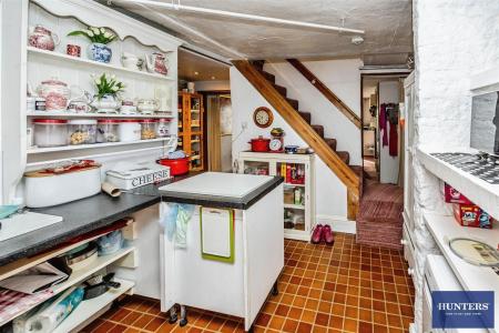2 bedroom Terraced House for sale in King Cross Road, Halifax, HX1 3LN