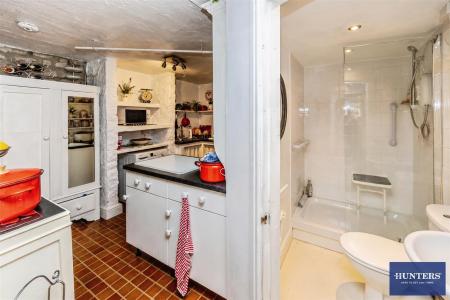 2 bedroom Terraced House for sale in King Cross Road, Halifax, HX1 3LN