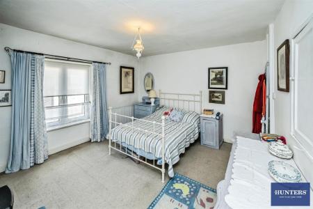 2 bedroom Terraced House for sale in King Cross Road, Halifax, HX1 3LN