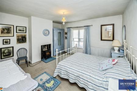2 bedroom Terraced House for sale in King Cross Road, Halifax, HX1 3LN
