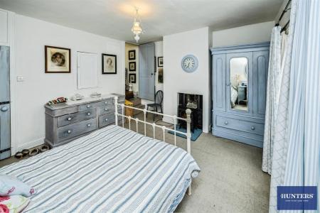 2 bedroom Terraced House for sale in King Cross Road, Halifax, HX1 3LN