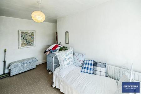 2 bedroom Terraced House for sale in King Cross Road, Halifax, HX1 3LN