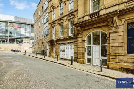 2 bedroom House for sale in Town Hall Street East, Halifax